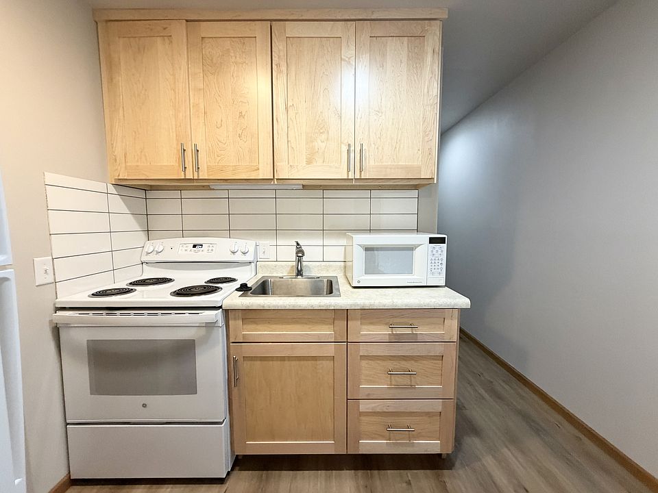 1st image of 1709 Camus Ln #5