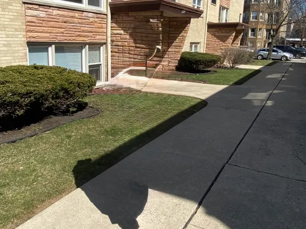 6828 N Northwest Hwy APT 2, Chicago, IL 60631