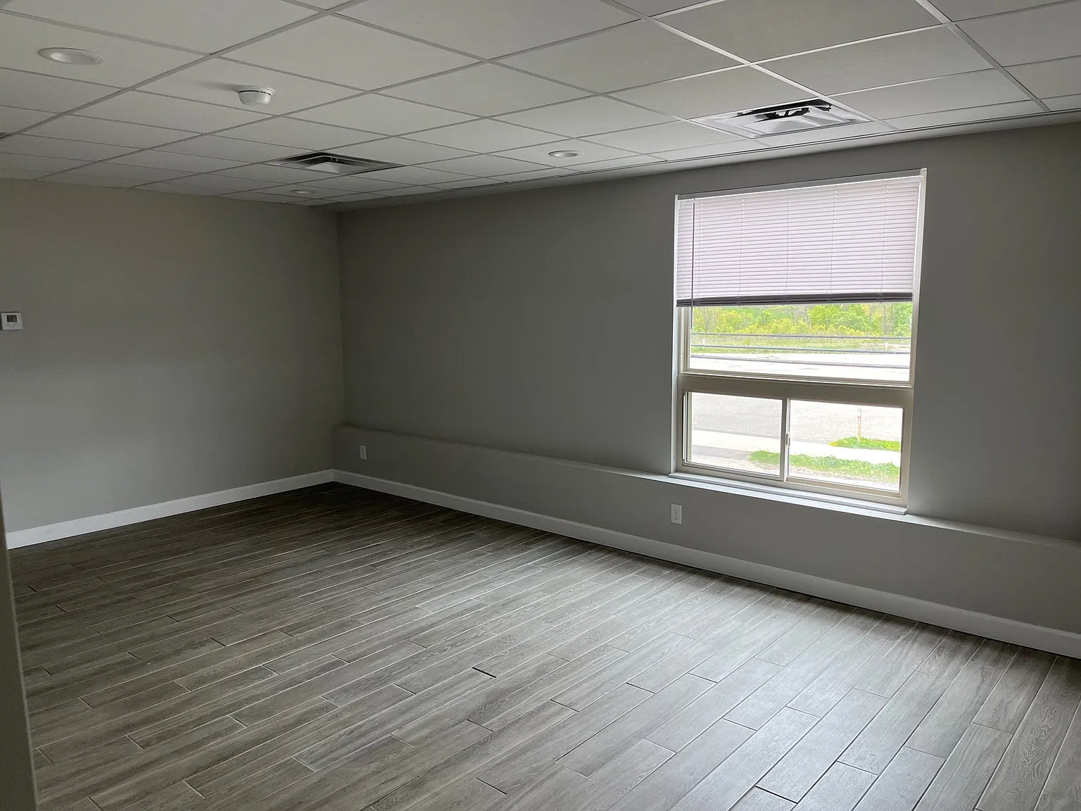 1 bed, 1.5 bath, 765 sqft, $1,180 — Photo 3