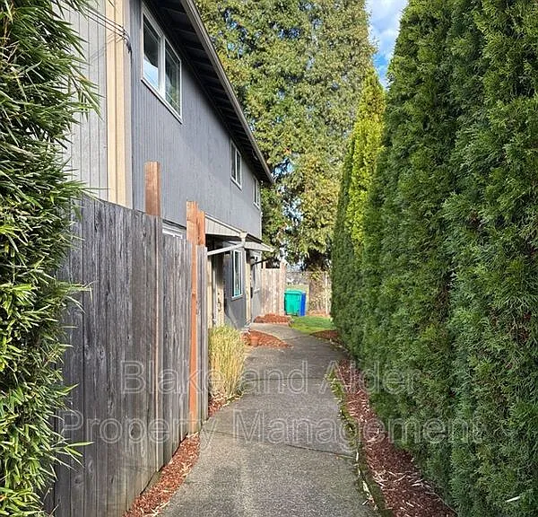 4103 NE Killingsworth St — Photo 1