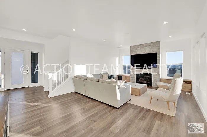 1722 W Oakridge Dr — Photo 12