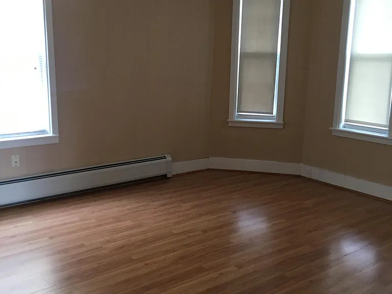 124 Pilgrim Ave #1 — Photo 4
