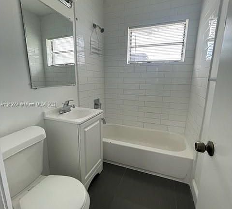 4th image of 2515 NW 52nd St APT 1