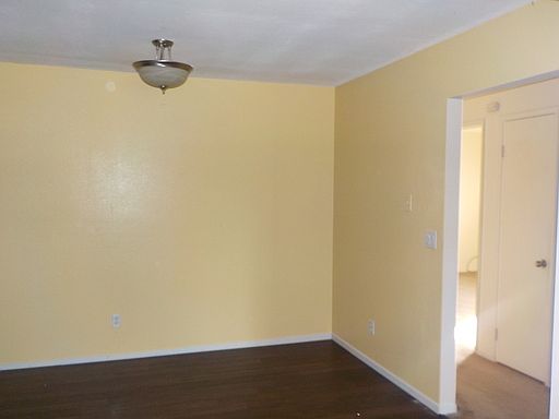 4th image of 2811 W Sunnyside Ave