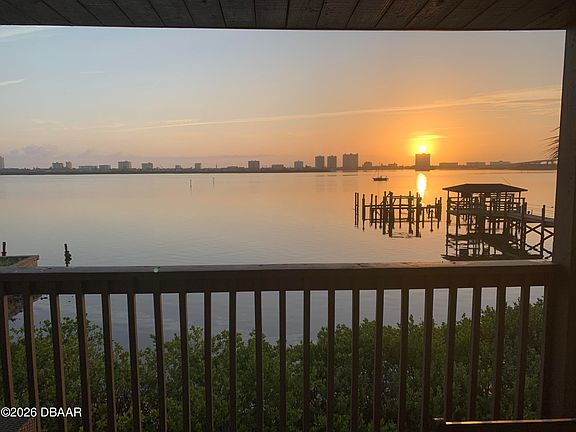 3rd image of 3333 S Ridgewood Ave APT 9