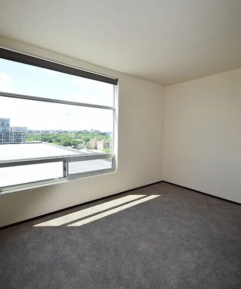 Galaxie High Rise Apartments — Photo 234