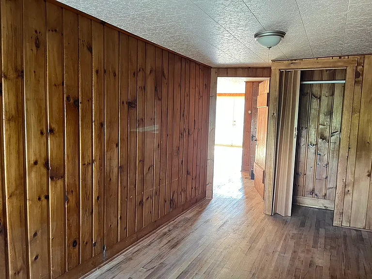 office or second bedroom