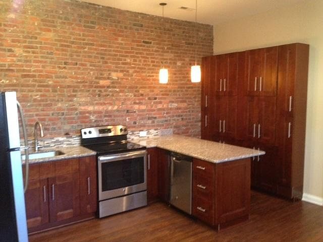 1st image of 701 1/2 E Long St
