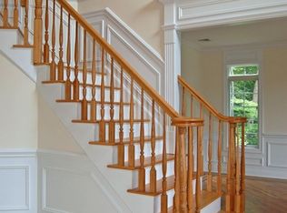 9 Hoiem Ct, River Vale, NJ 07675