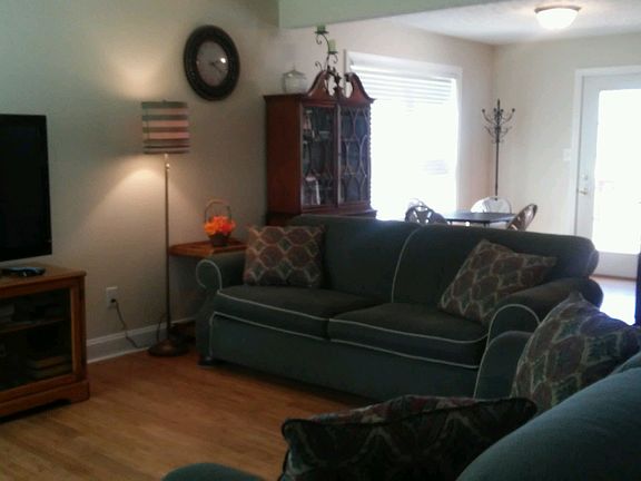 3rd image of 3212 Yearling Ave
