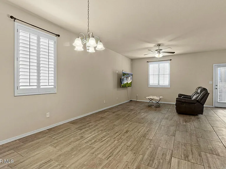 3909 Desert Dunes Dr — Photo 4