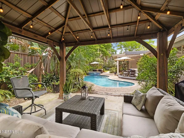 6916 LA MESA Drive W, Jacksonville, FL 32217