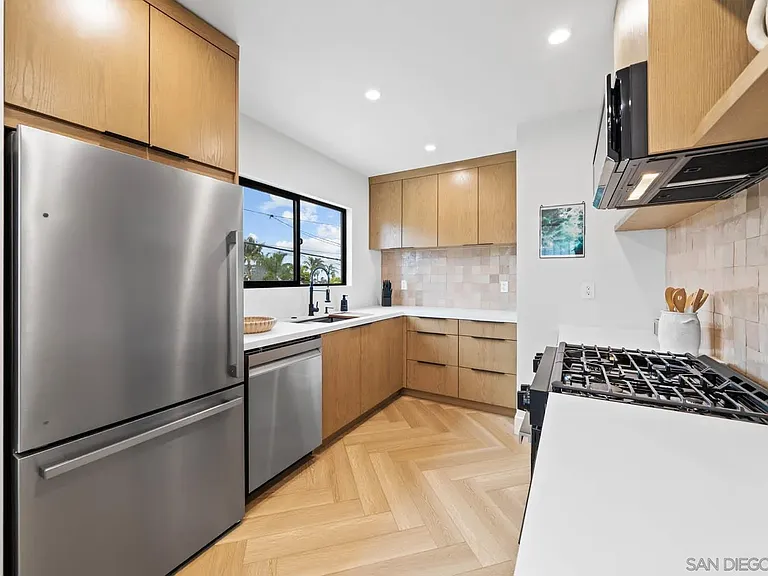 7374 Bishops Ln — Photo 16