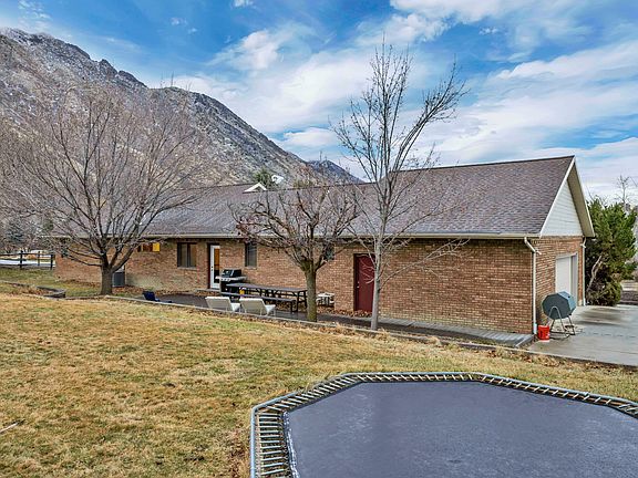 5th image of 887 E Village Way