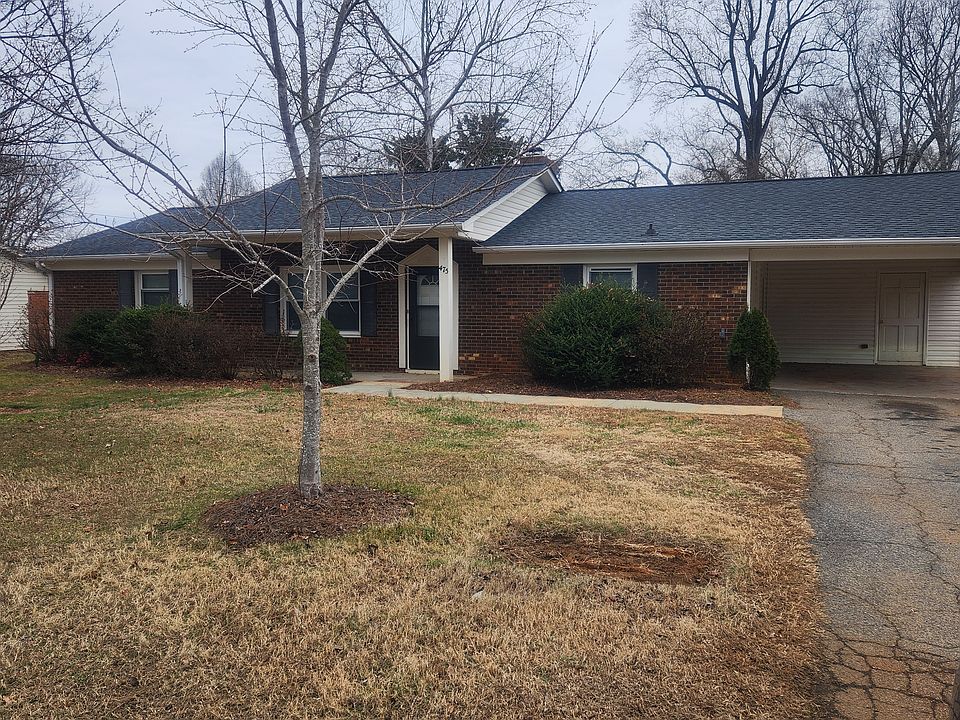 1st image of 475 Pine Forest Dr