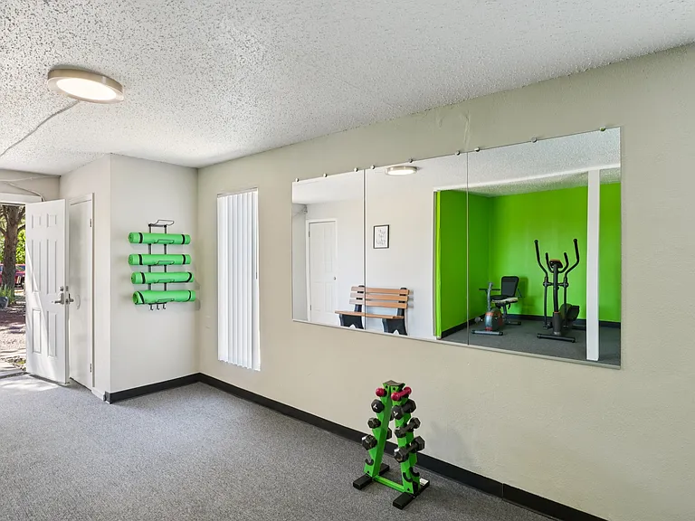The Montecito Apartments — Photo 34
