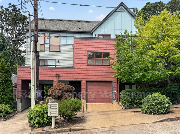5049 SW View Point Ter #B, Portland, OR 97239