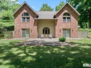 30600 Blue Bird Ln, Girard, IL 62640