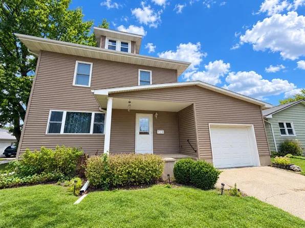 710 5th Ave SE, Dyersville, IA 52040