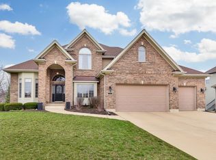 711 Merrill New Rd, Sugar Grove, IL 60554