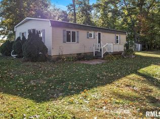 2135 County Road 900 Rd E, Lowpoint, IL 61545