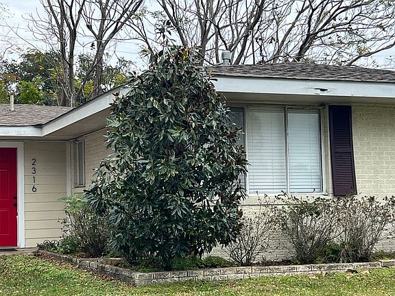 5th image of 2316 Somerset Dr