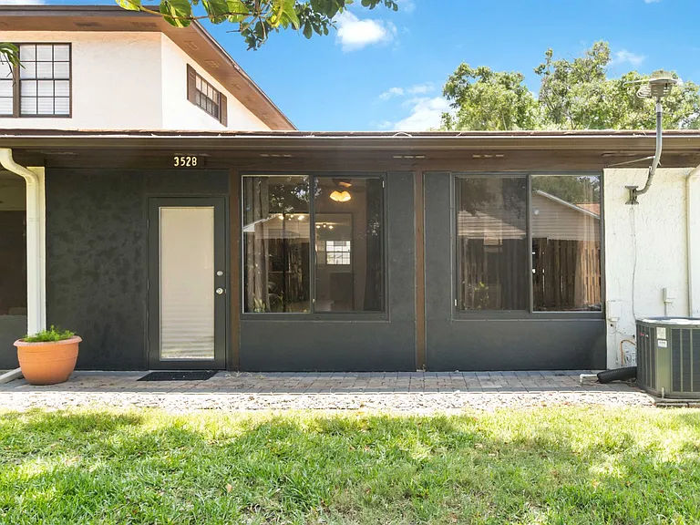 3528 Bay Ct — Photo 25