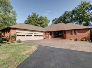 2575 W Canyonwood Ct, Nixa, MO 65714