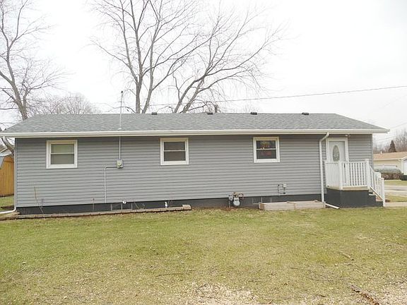2nd image of 1326 Washington St