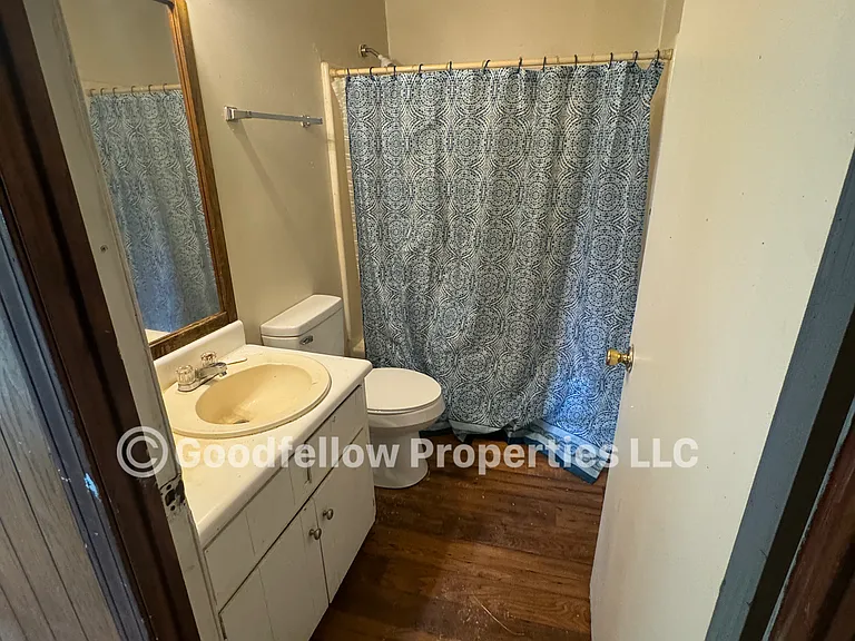 608 Marion Ave — Photo 8