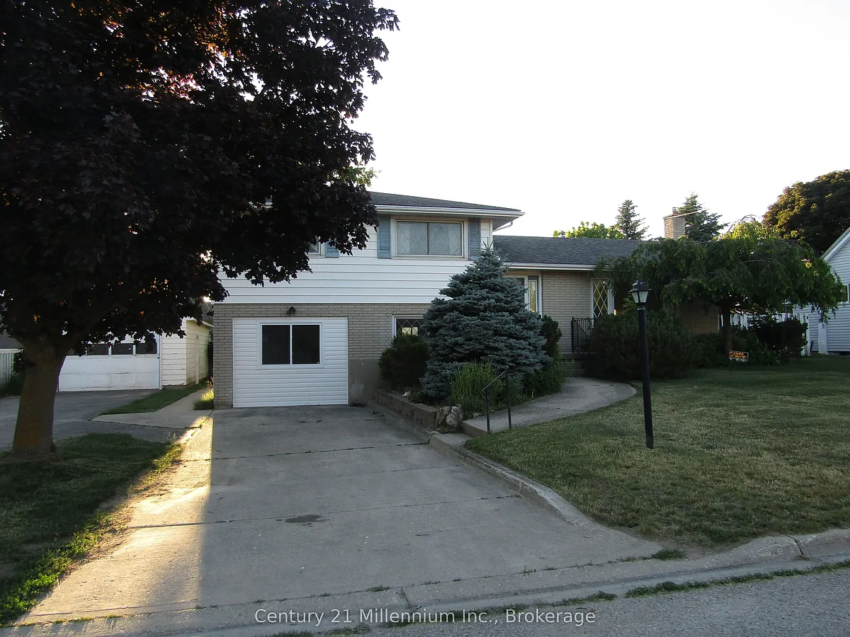Building Photo - 368 Princes St S #2