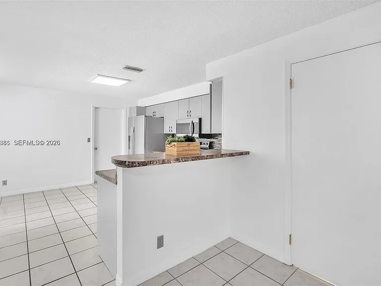 800 Sorrento Dr #2 — Photo 6
