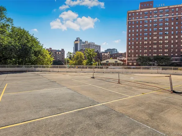 3725 Henry Hudson Parkway West image 22 of 27