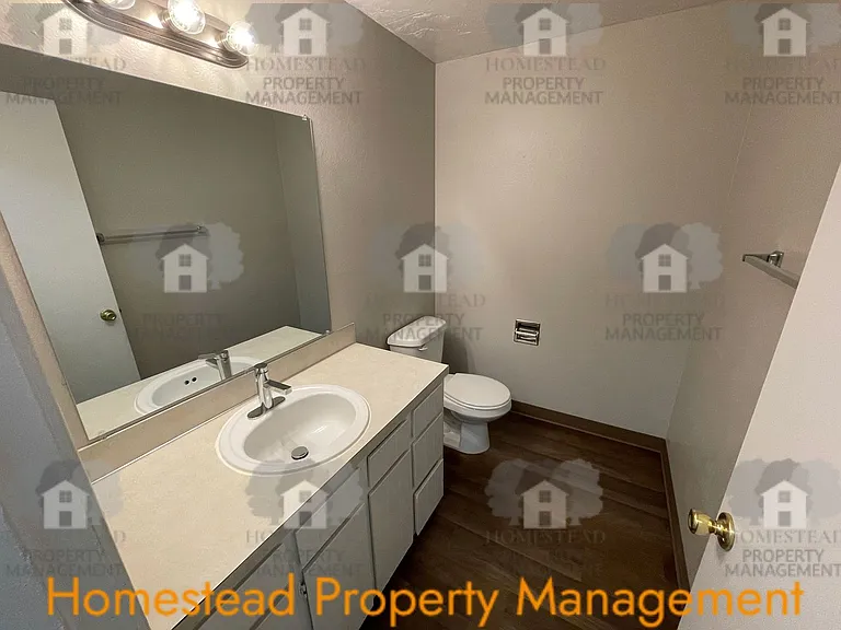 1630 Monmouth St — Photo 20