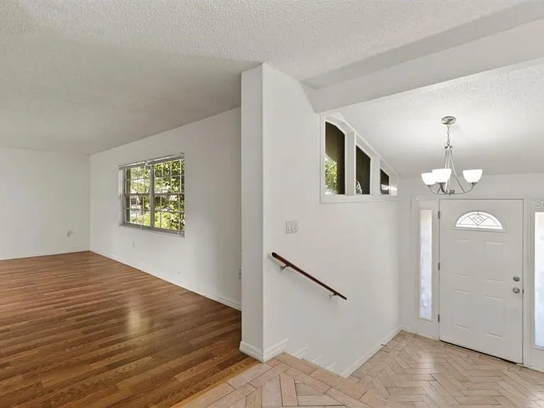 8413 Shady Glen Dr — Photo 12