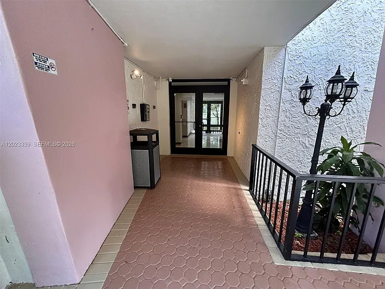 16909 N Bay Rd #720 — Photo 8