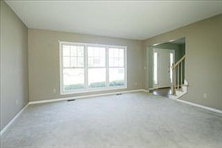 3rd image of 7587 Dunross Dr