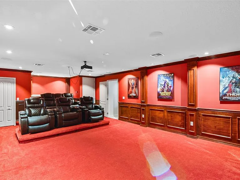 410 Sauvignon Way — Photo 32