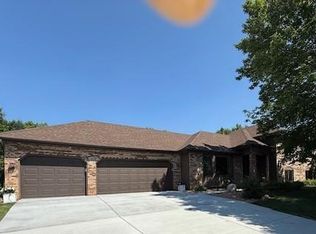 11864 64th Ave N, Maple Grove, MN 55369