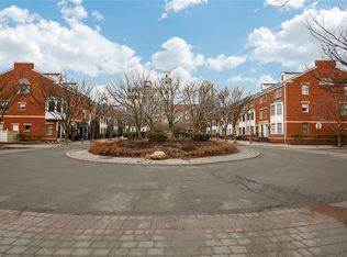 15 Hiram Sq, New Brunswick, NJ 08901
