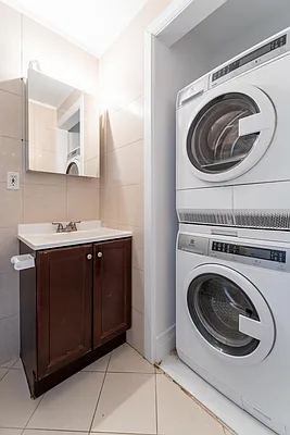 Rented by Julianna Realty Corp | media 9