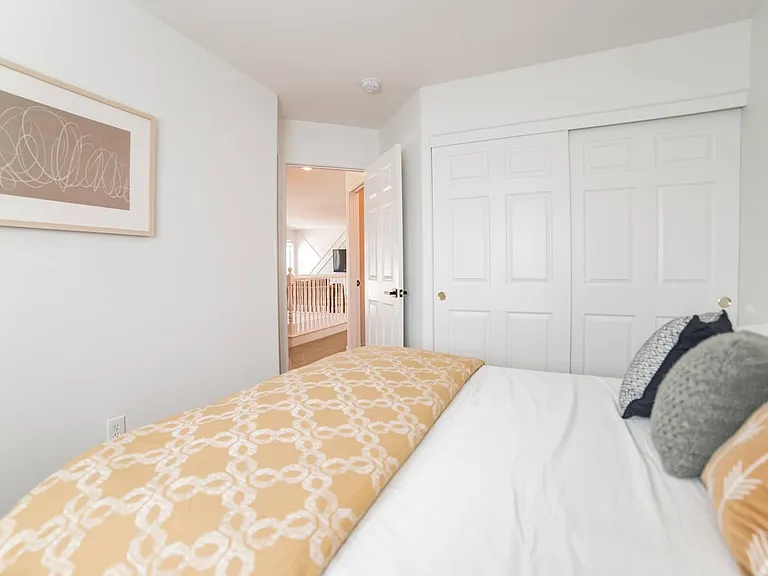 Bedroom 3 with queen size bed