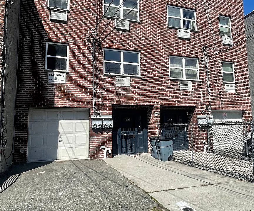 2nd image of 1395 Sutter Ave APT 2