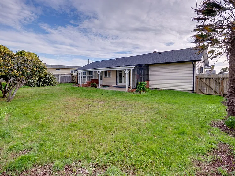 1226 Iris St #ID1605363P — Photo 19