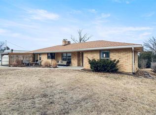 802 W Welsh St, Williamsburg, IA