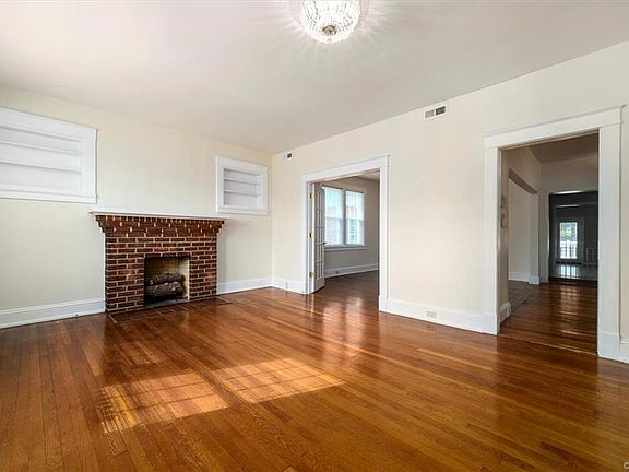 4th image of 2514 Northumberland Ave