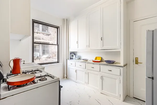 Sold by Compass | media 11