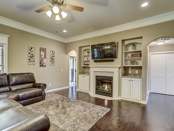 5th image of 208 Morgan Trace Ct