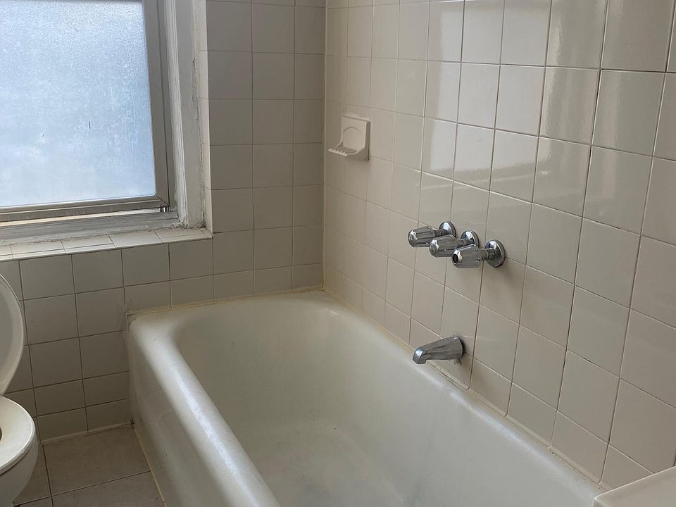 2nd image of 2125 Cruger Ave APT 4