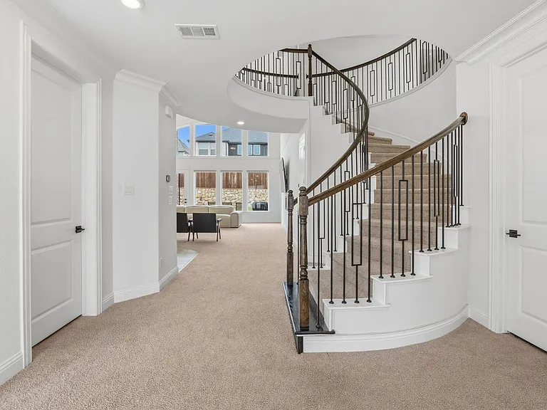 2704 Warm Springs Ln — Photo 4